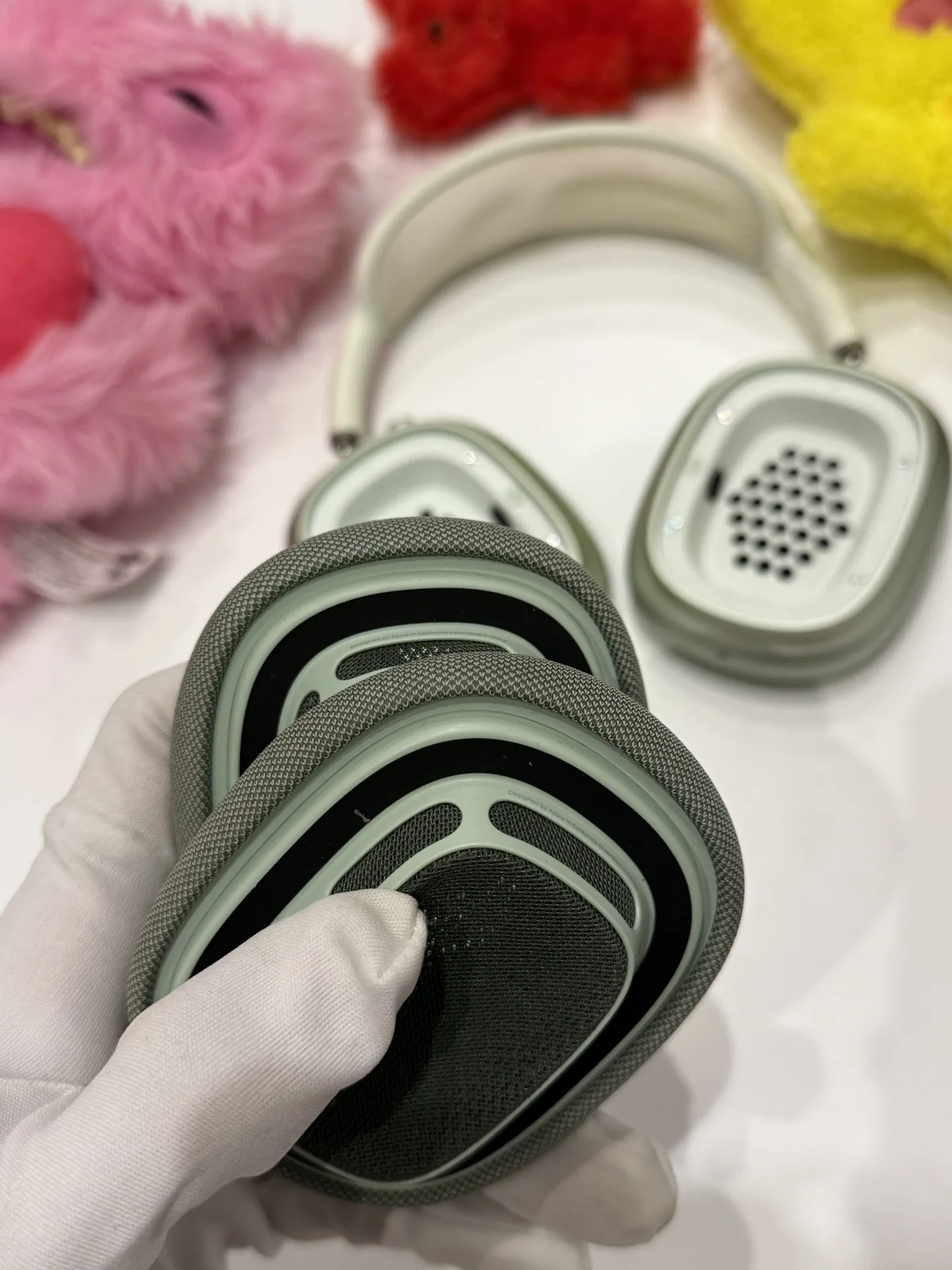 AirPods Max Green Lightning