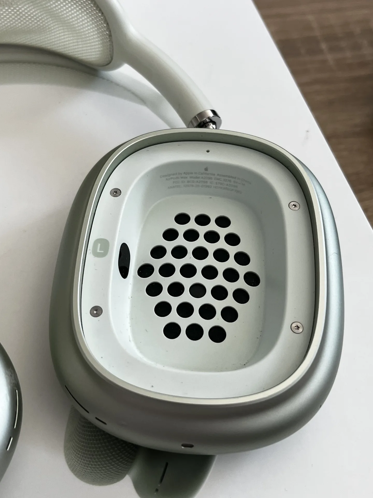 AirPodsMax Lightning