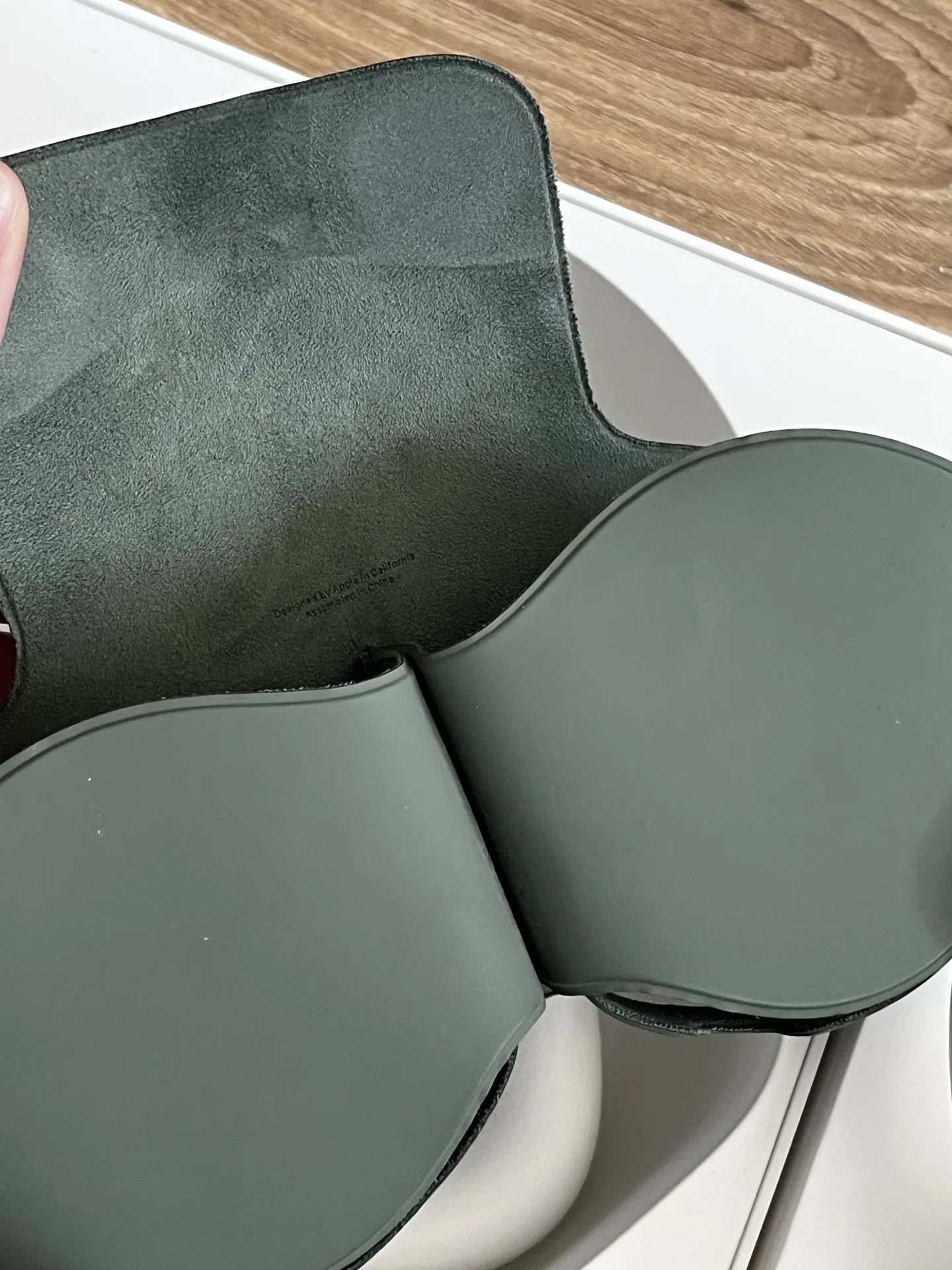 AirPodsMax Lightning