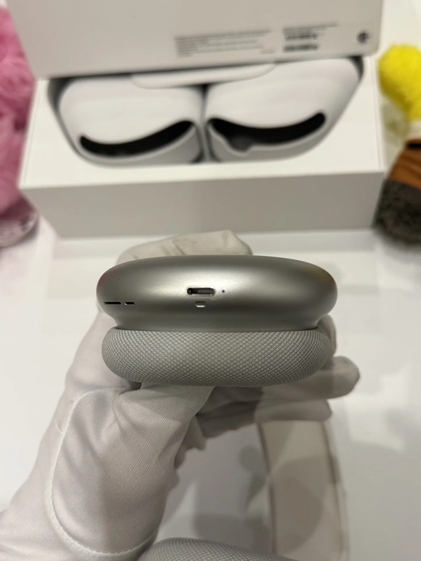 AirPods Max Silver Lightning