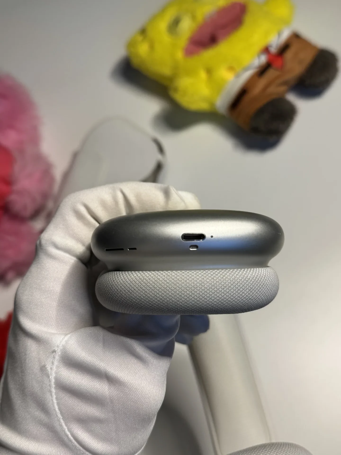 AirPods Max Silver Lightning