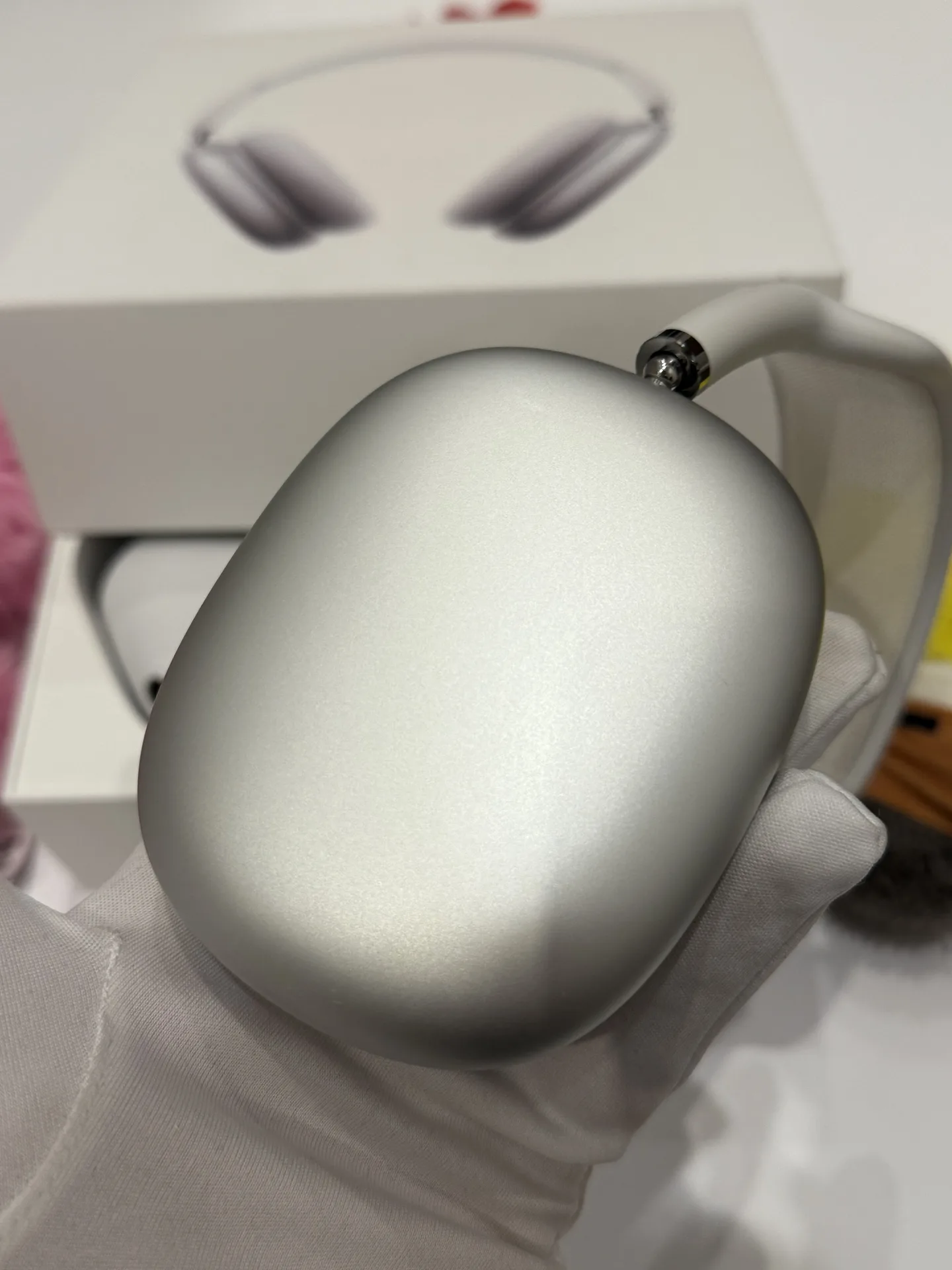AirPods Max Silver Lightning