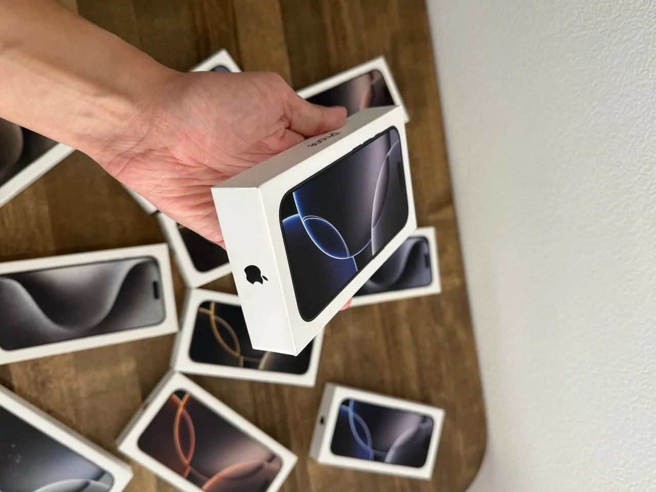 iPhone 16 Pro 1024gb (новый)