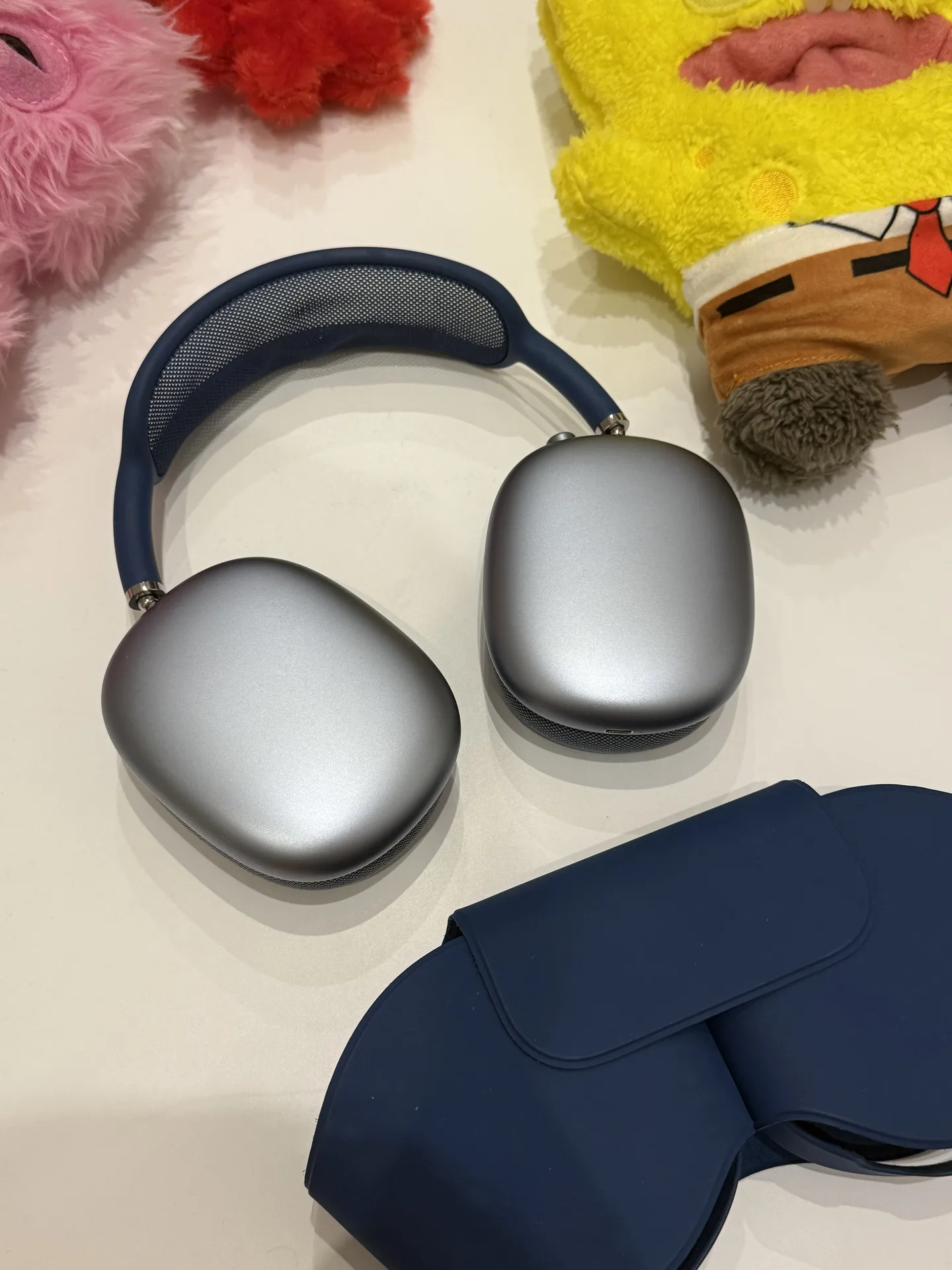 AirPods Max Sky Blue Lightning