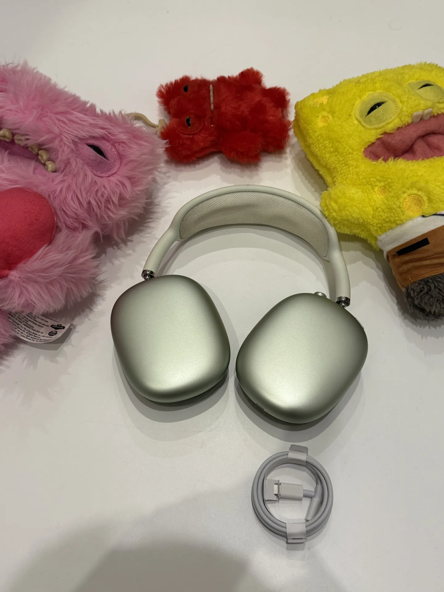 AirPods Max Green Lightning