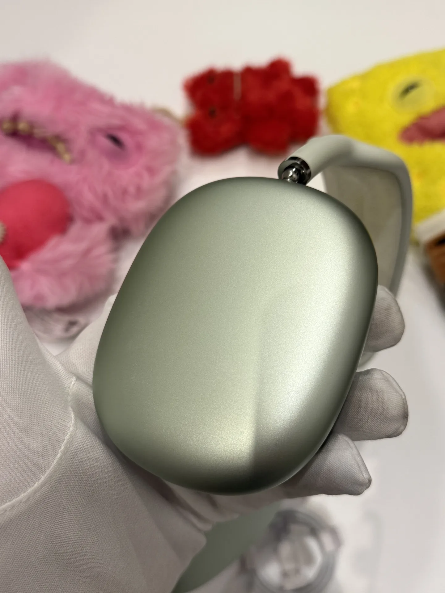 AirPods Max Green Lightning